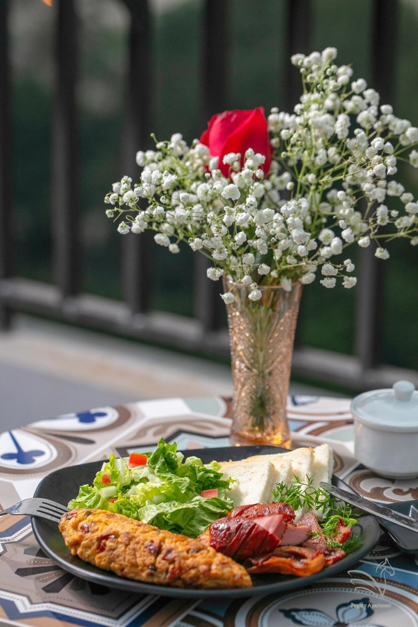 Westlake Pearl Aparthotel & Spa- By Pegasy Group Hanoi Esterno foto